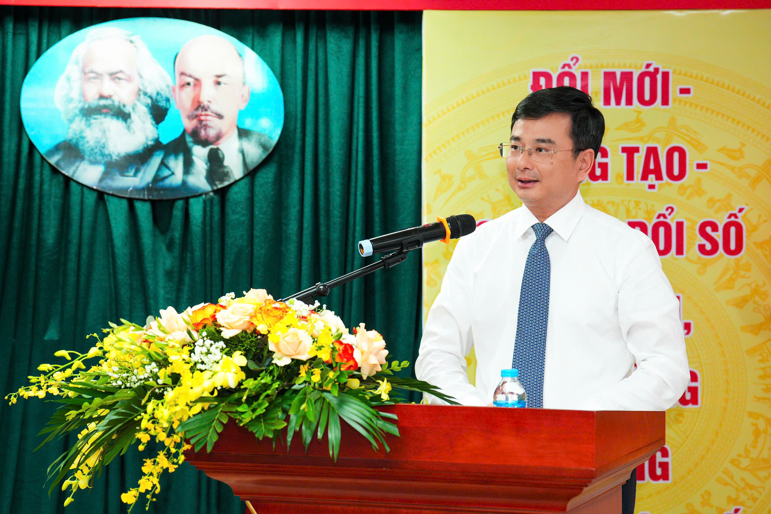1 - Phó Thống đốc NHNN Phạm Thanh Hà phát biểu tại Đại hội.jpg